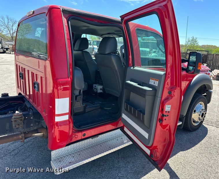 image for item DP1377 2013 Ford F550 Super Duty Crew Cab truck cab and chassis