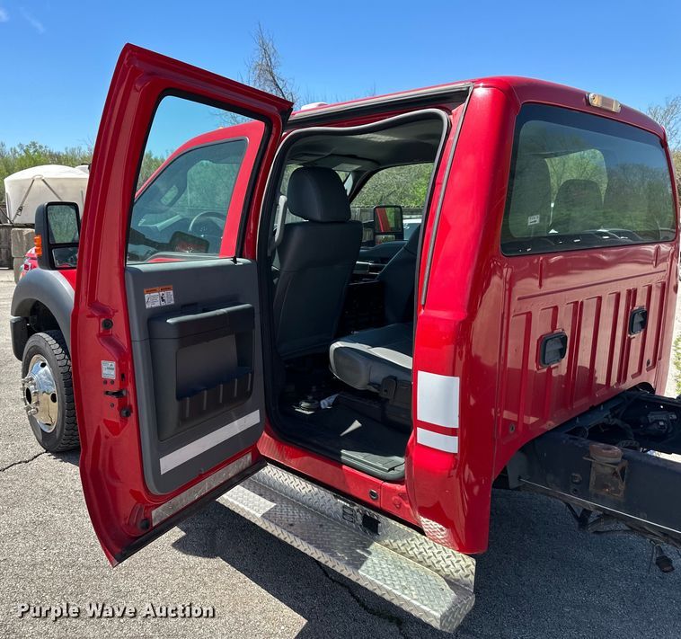 image for item DP1377 2013 Ford F550 Super Duty Crew Cab truck cab and chassis