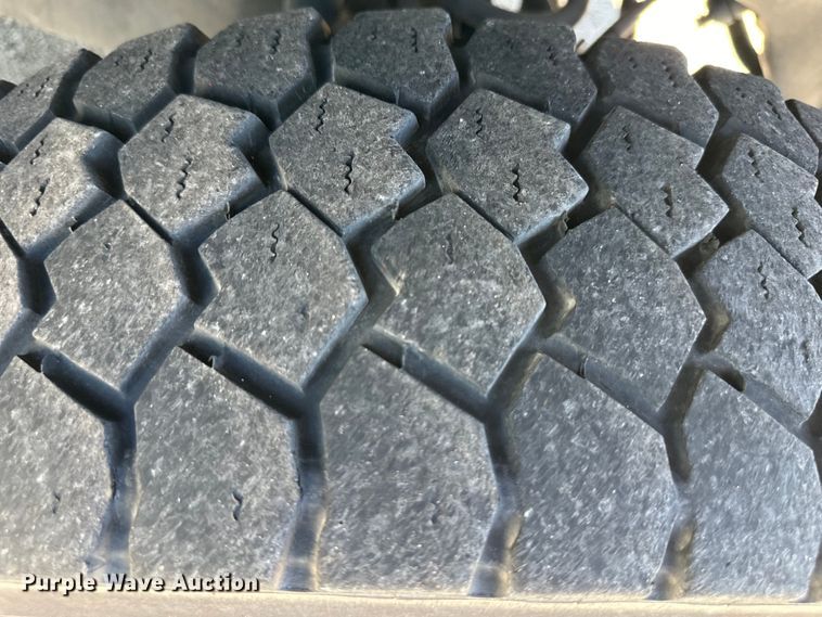 image for item DP1377 2013 Ford F550 Super Duty Crew Cab truck cab and chassis