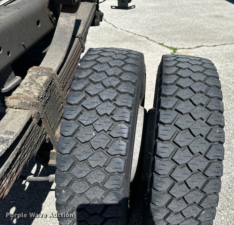 image for item DP1377 2013 Ford F550 Super Duty Crew Cab truck cab and chassis