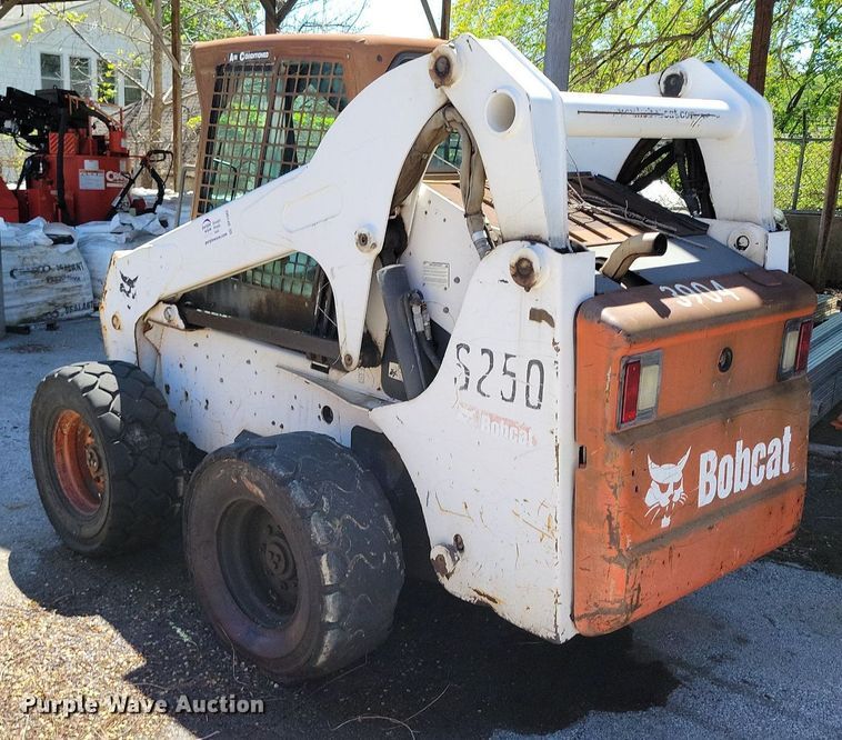 image for item DP1382 2008 Bobcat S250 skid steer loader