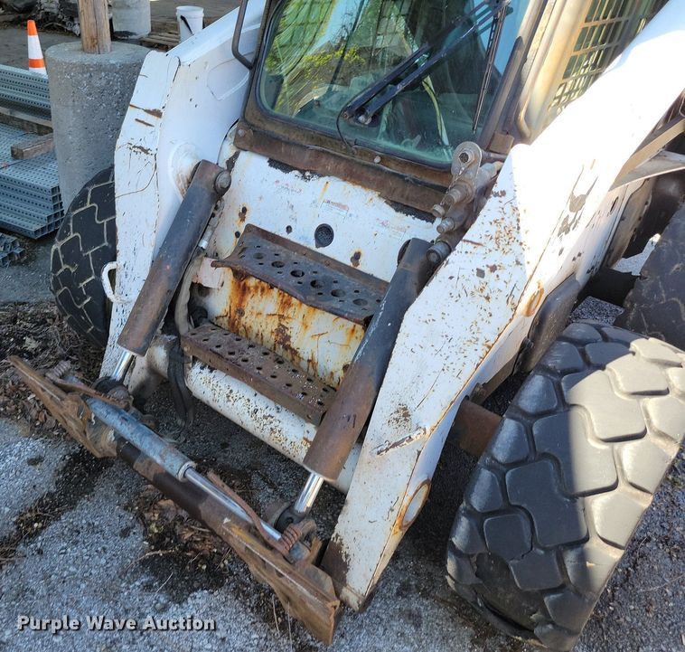 image for item DP1382 2008 Bobcat S250 skid steer loader