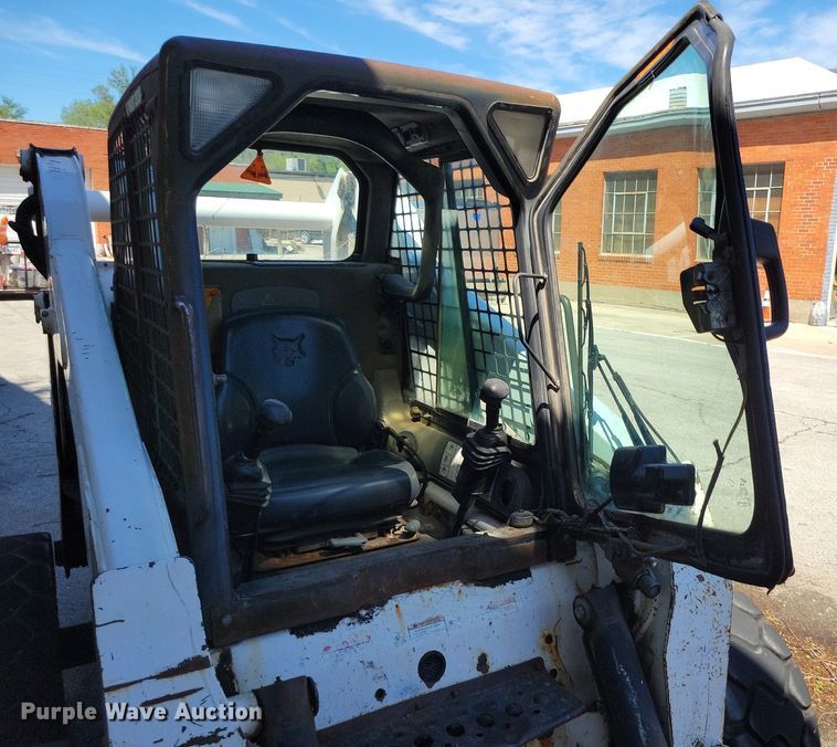 image for item DP1382 2008 Bobcat S250 skid steer loader