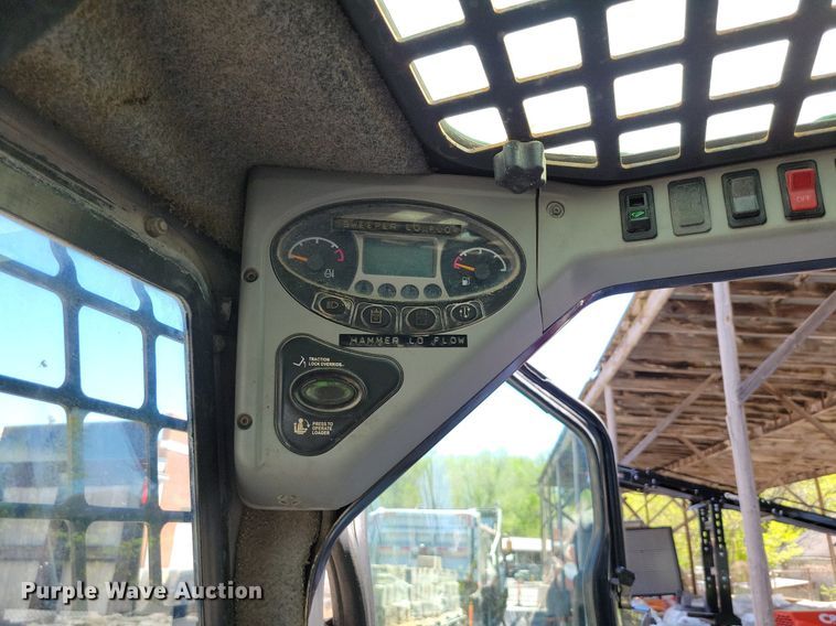 image for item DP1382 2008 Bobcat S250 skid steer loader