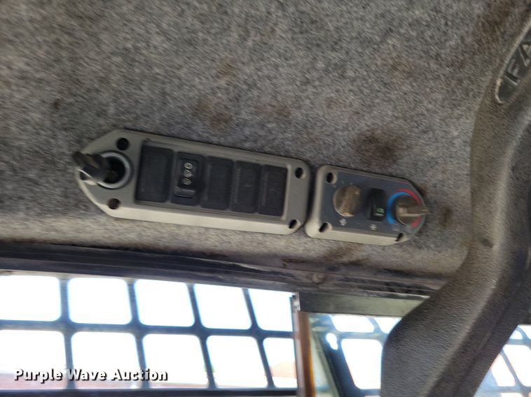 image for item DP1382 2008 Bobcat S250 skid steer loader