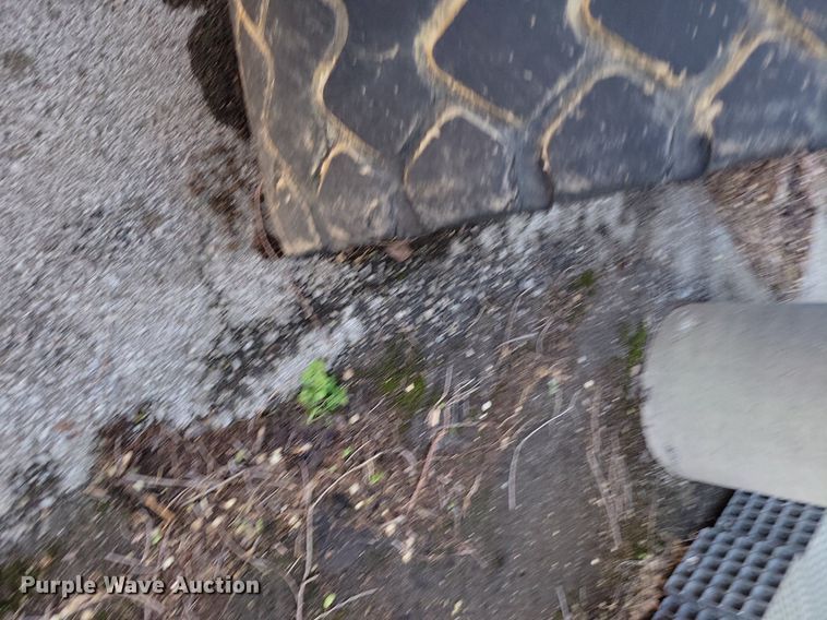 image for item DP1382 2008 Bobcat S250 skid steer loader