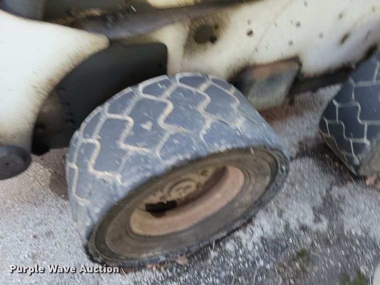 image for item DP1382 2008 Bobcat S250 skid steer loader