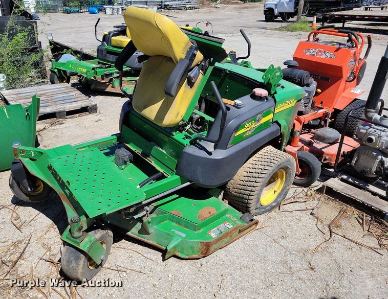 image for item DP1386 (4) ZTR lawn mowers