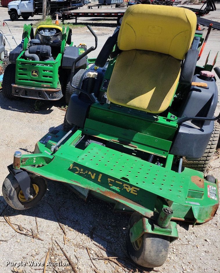 image for item DP1386 (4) ZTR lawn mowers