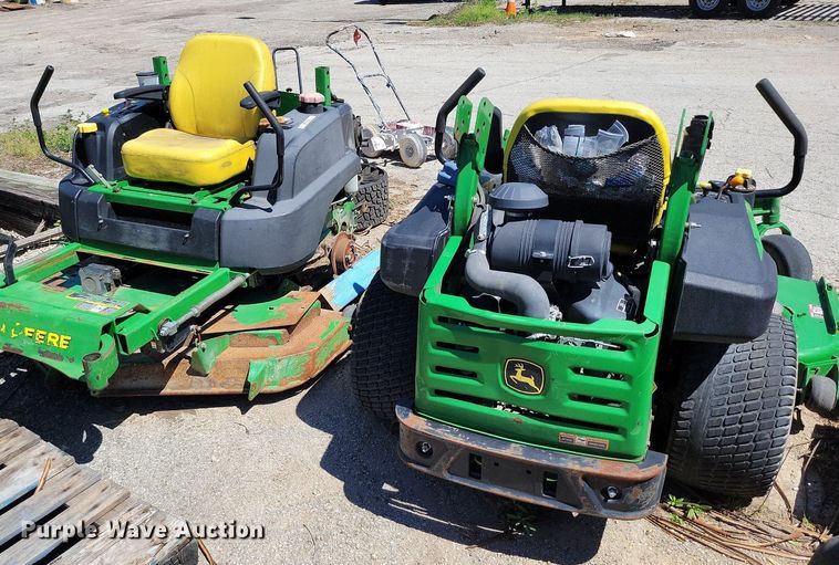 image for item DP1386 (4) ZTR lawn mowers