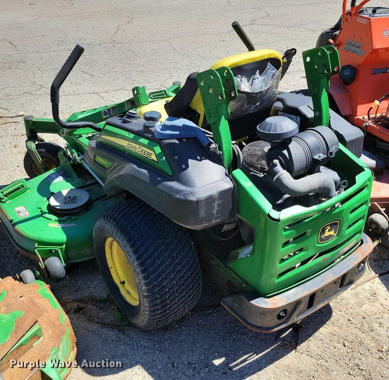 image for item DP1386 (4) ZTR lawn mowers