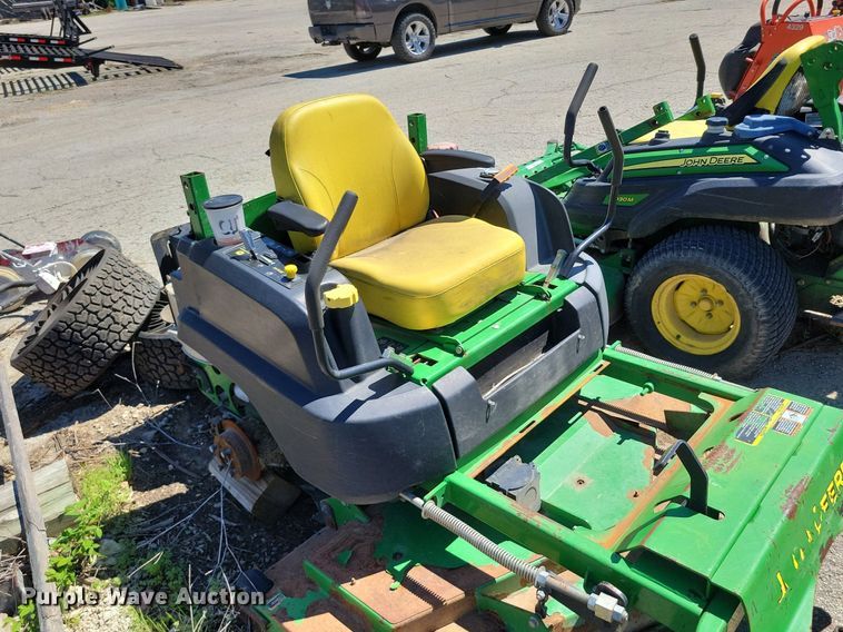 image for item DP1386 (4) ZTR lawn mowers