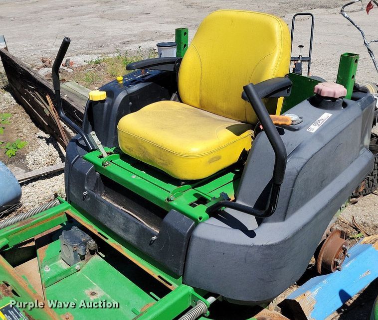 image for item DP1386 (4) ZTR lawn mowers