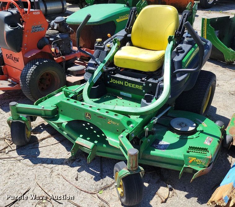 image for item DP1386 (4) ZTR lawn mowers