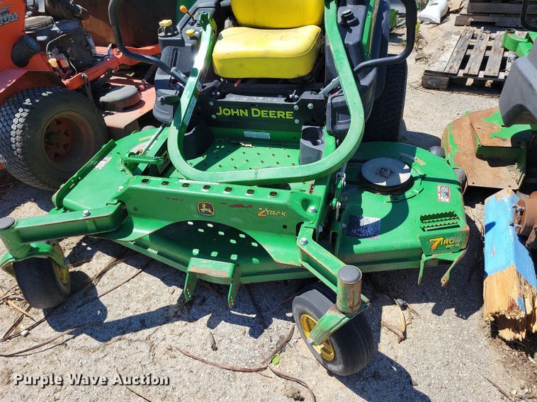 image for item DP1386 (4) ZTR lawn mowers