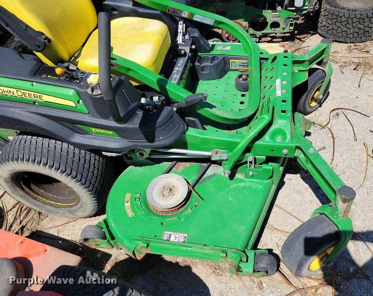 image for item DP1386 (4) ZTR lawn mowers