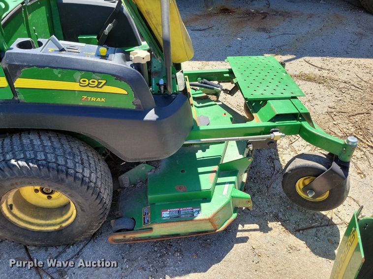 image for item DP1386 (4) ZTR lawn mowers