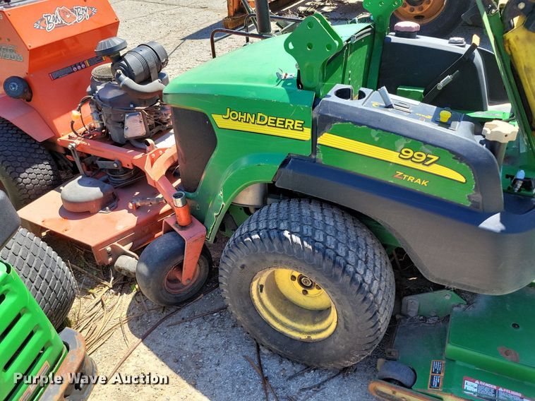 image for item DP1386 (4) ZTR lawn mowers