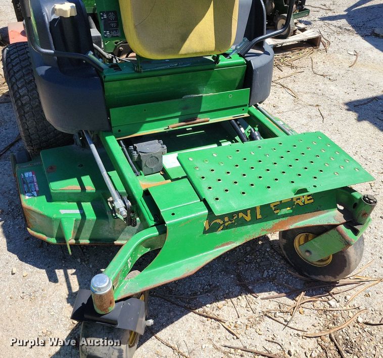 image for item DP1386 (4) ZTR lawn mowers