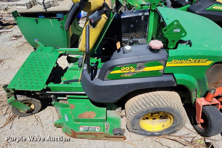 image for item DP1386 (4) ZTR lawn mowers