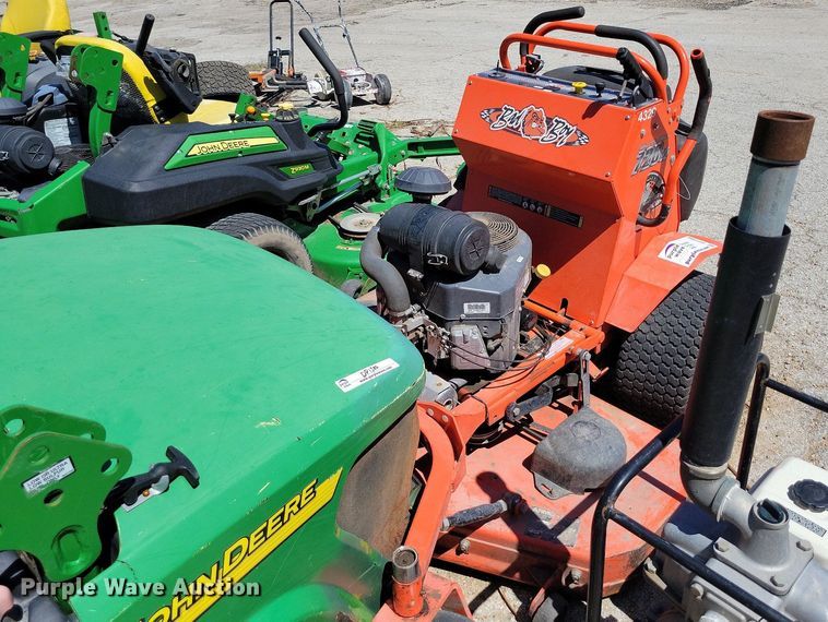 image for item DP1386 (4) ZTR lawn mowers