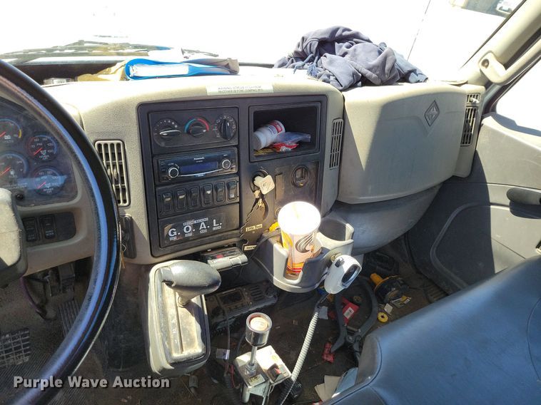 image for item DP1392 2011 International 4300M7 dump truck