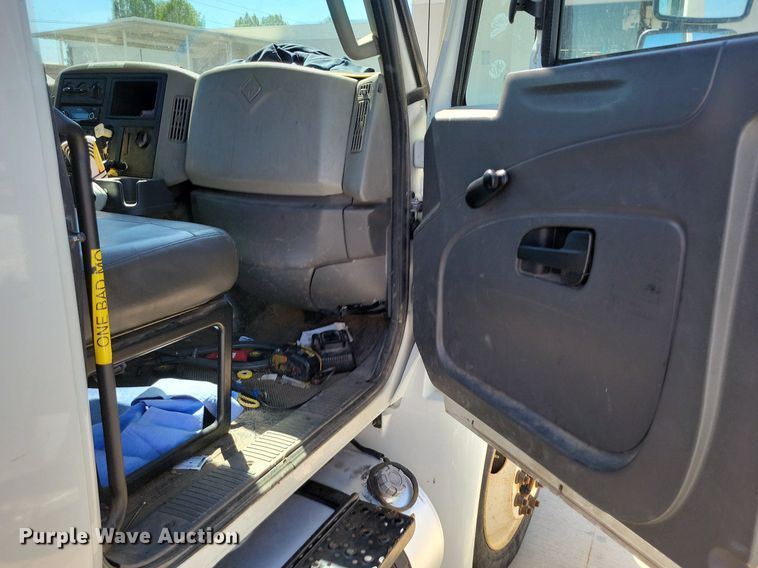 image for item DP1392 2011 International 4300M7 dump truck