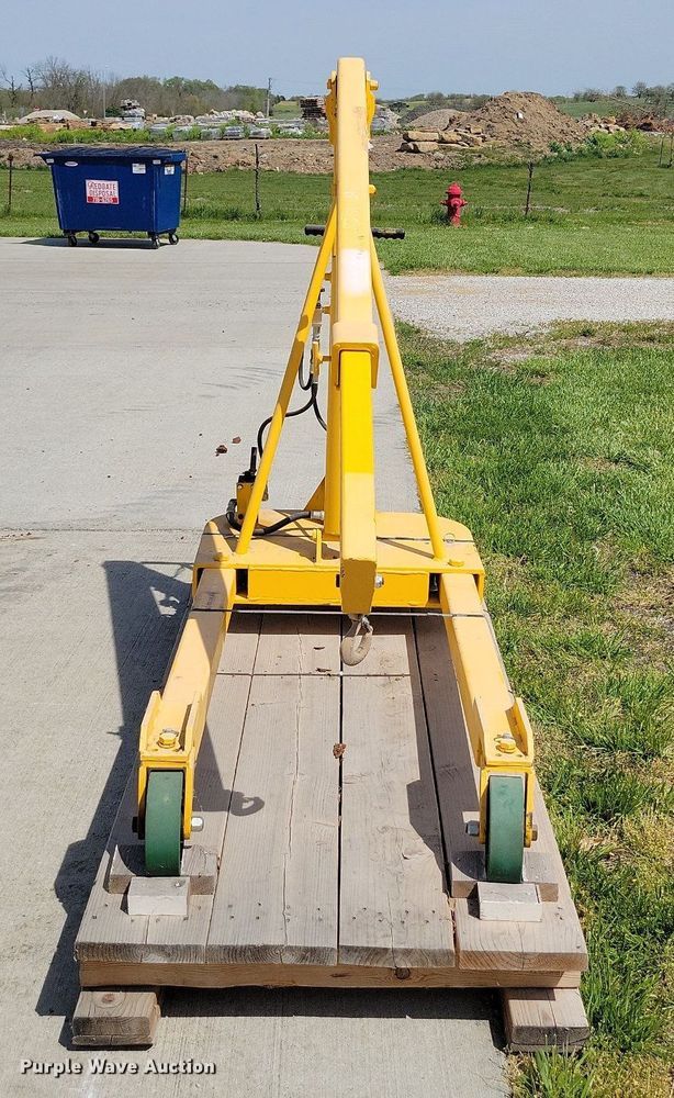 image for item DP1395 Engine hoist