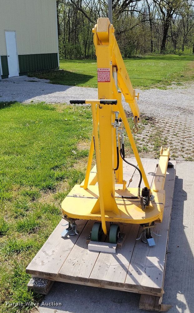 image for item DP1395 Engine hoist