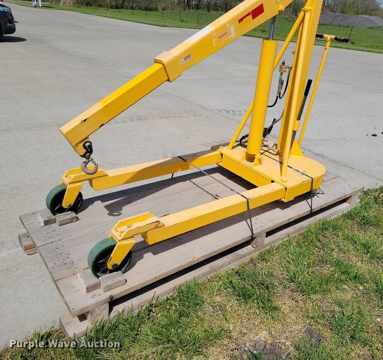 image for item DP1395 Engine hoist