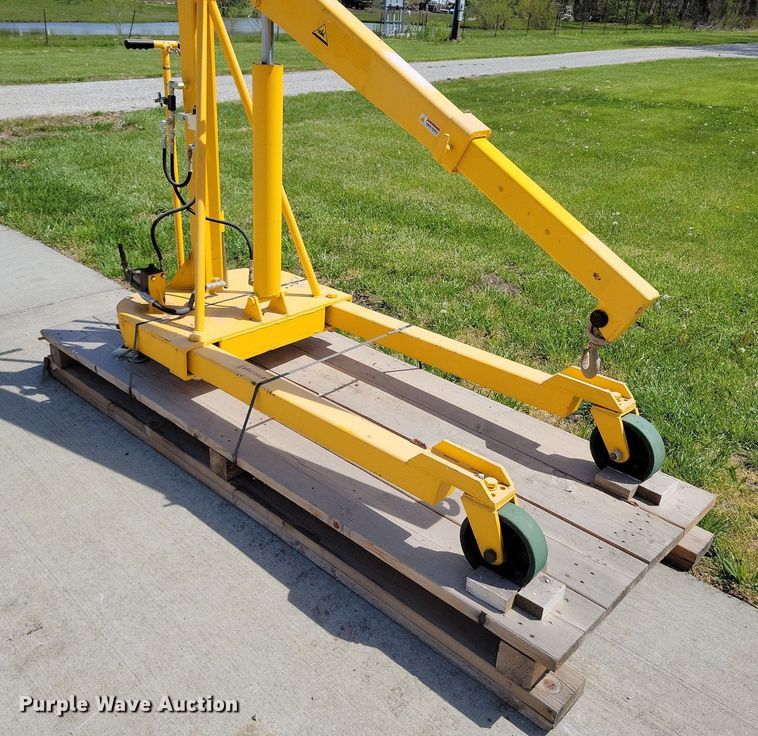 image for item DP1395 Engine hoist