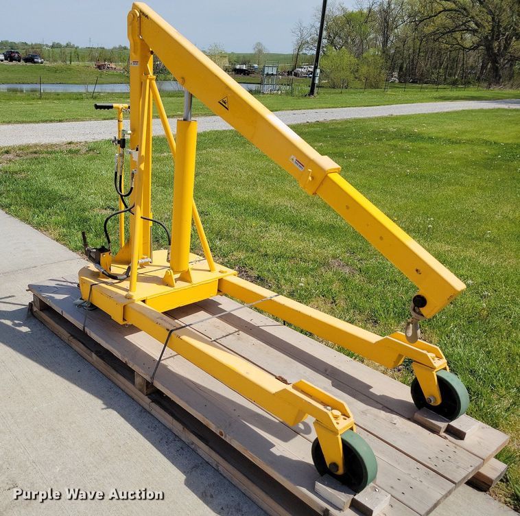 image for item DP1395 Engine hoist