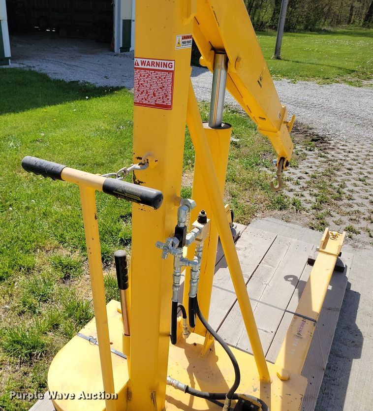 image for item DP1395 Engine hoist