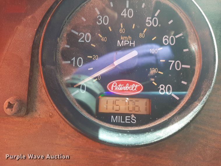 image for item DP2574 2006 Peterbilt 320 refuse truck