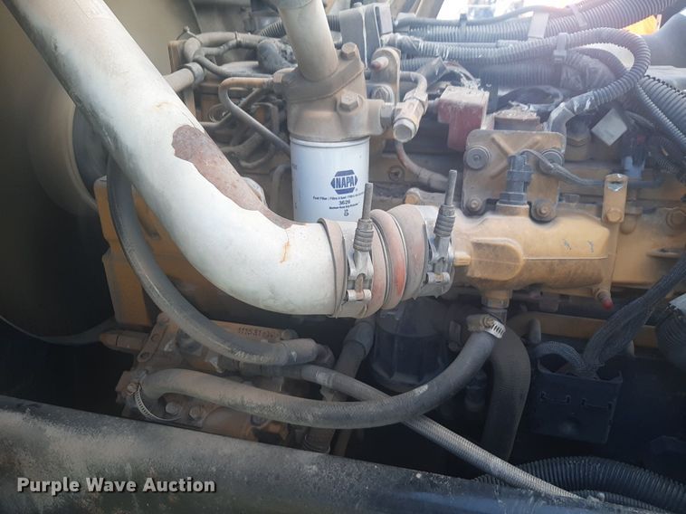 image for item DP2574 2006 Peterbilt 320 refuse truck