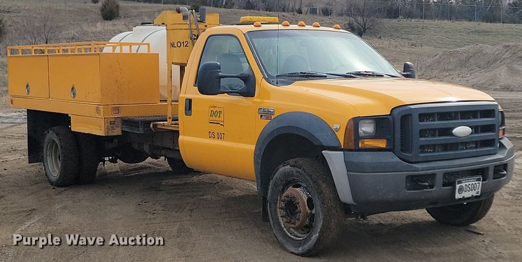 image for item DP3521 2007 Ford  F550 Super Duty XL flatbed truck