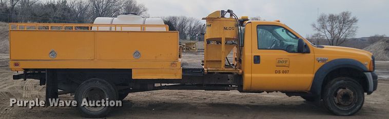 image for item DP3521 2007 Ford  F550 Super Duty XL flatbed truck