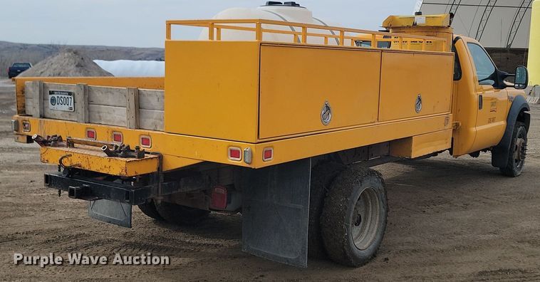 image for item DP3521 2007 Ford  F550 Super Duty XL flatbed truck