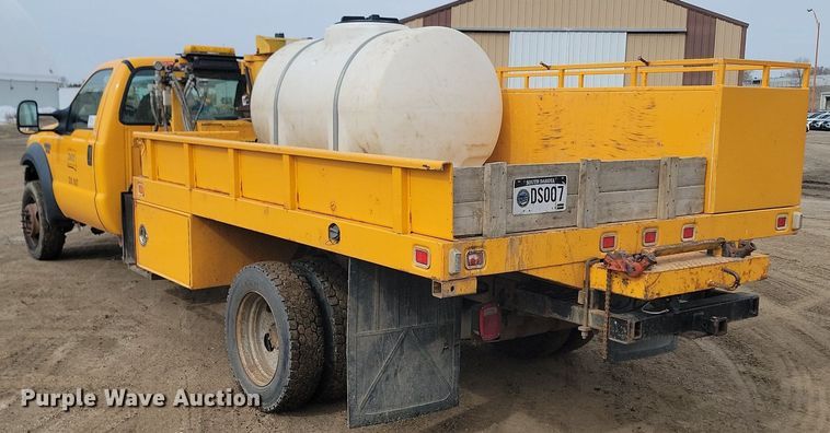 image for item DP3521 2007 Ford  F550 Super Duty XL flatbed truck