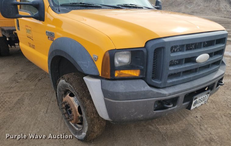 image for item DP3521 2007 Ford  F550 Super Duty XL flatbed truck