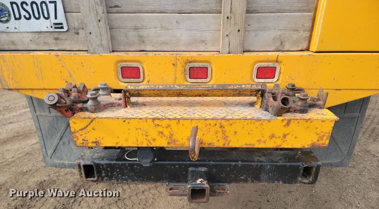 image for item DP3521 2007 Ford  F550 Super Duty XL flatbed truck