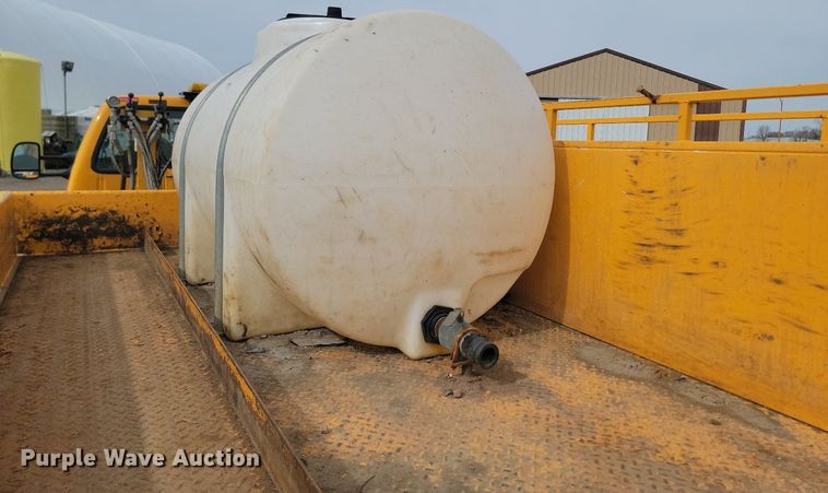 image for item DP3521 2007 Ford  F550 Super Duty XL flatbed truck