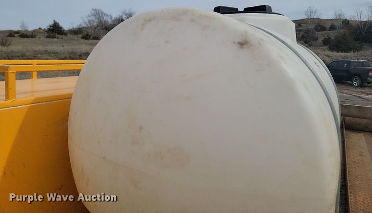 image for item DP3521 2007 Ford  F550 Super Duty XL flatbed truck