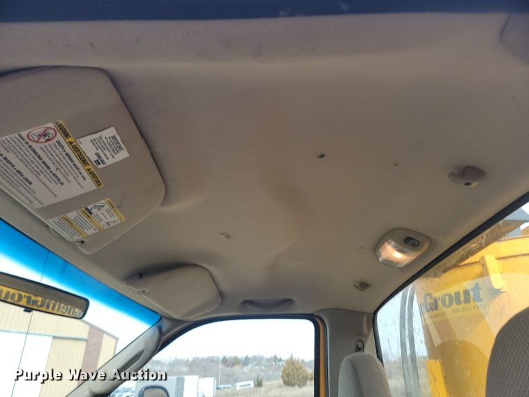 image for item DP3521 2007 Ford  F550 Super Duty XL flatbed truck