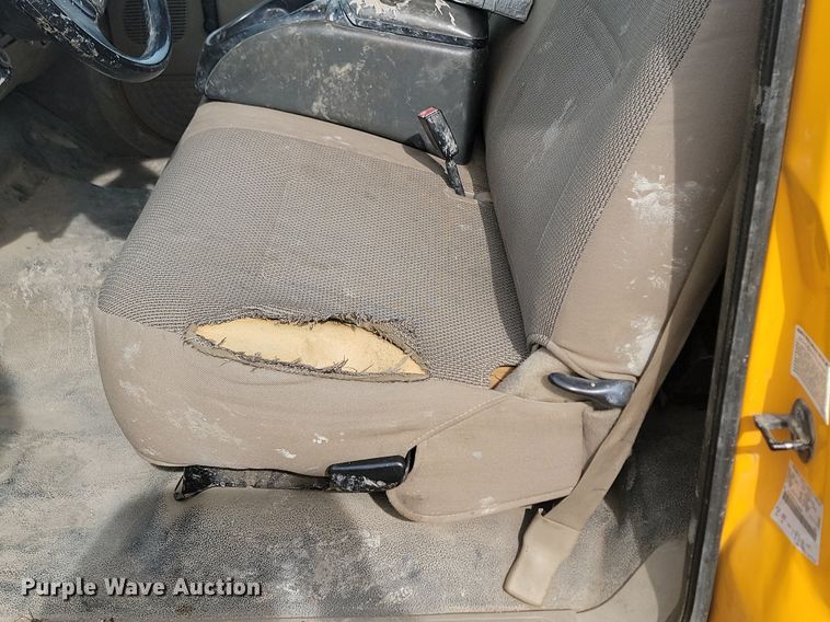 image for item DP3521 2007 Ford  F550 Super Duty XL flatbed truck