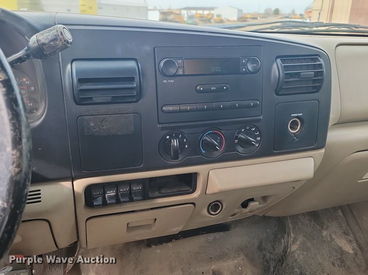 image for item DP3521 2007 Ford  F550 Super Duty XL flatbed truck