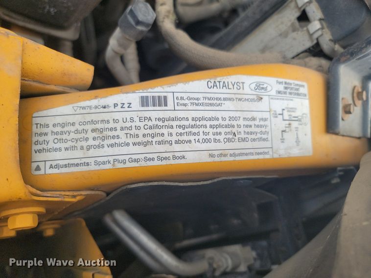 image for item DP3521 2007 Ford  F550 Super Duty XL flatbed truck