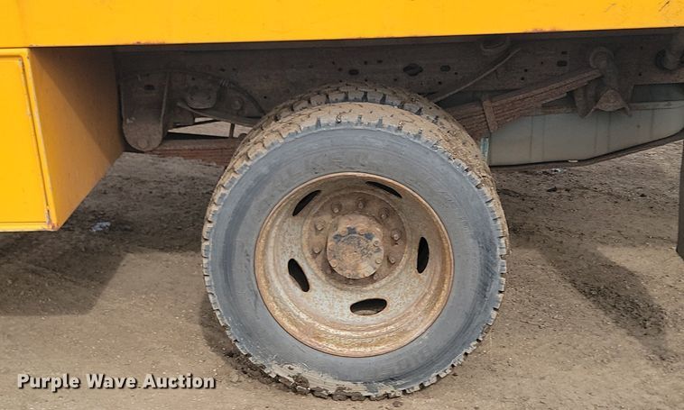 image for item DP3521 2007 Ford  F550 Super Duty XL flatbed truck