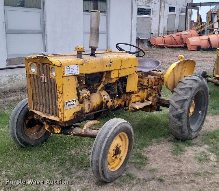 image for item DP3537 1965 International  404 tractor