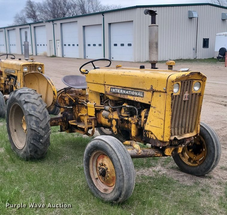 image for item DP3537 1965 International  404 tractor